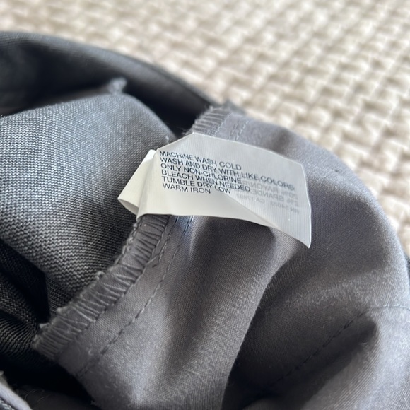 Women’s Gap trousers. Size 4R. Color grey. - Picture 3 of 4